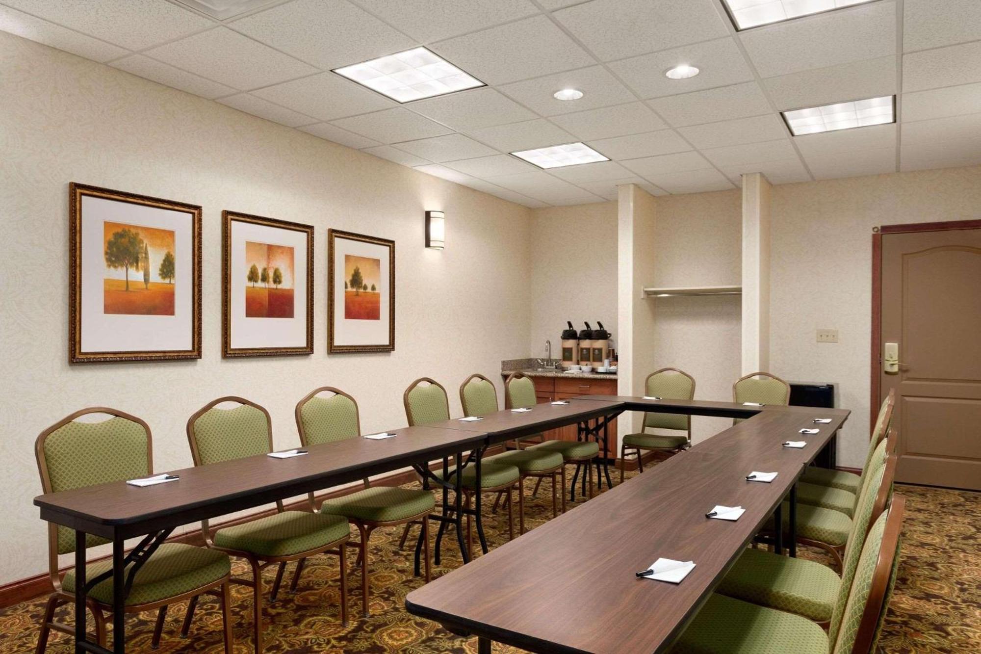 Country Inn & Suites By Radisson, Washington At Meadowlands, Pa Exteriör bild